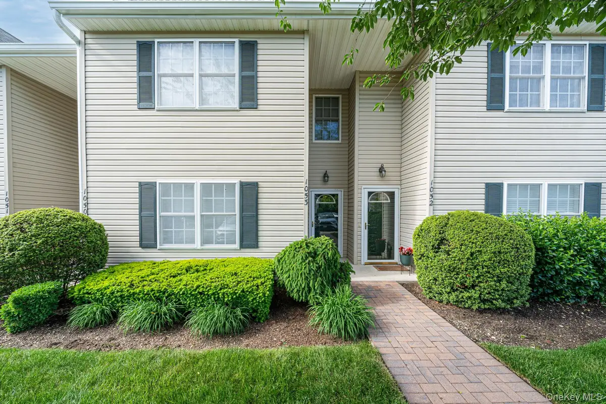 1053 Savoy Drive, Melville, NY 11747 - #1