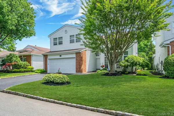 15 Hamlet Drive, Commack, NY 11725