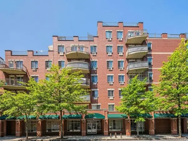 35-06 Leavitt Street #6C, Flushing, NY 11354