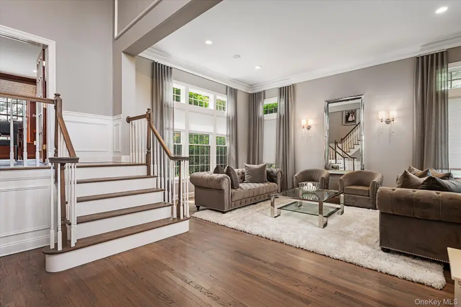 37 Legends Circle, Melville, NY 11747 - #3