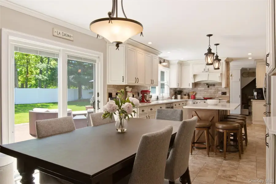 6 Sussex Lane, Stony Brook, NY 11790 - #2