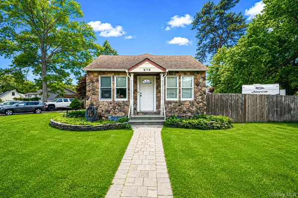 276 Dogwood Road W, Mastic Beach, NY 11951