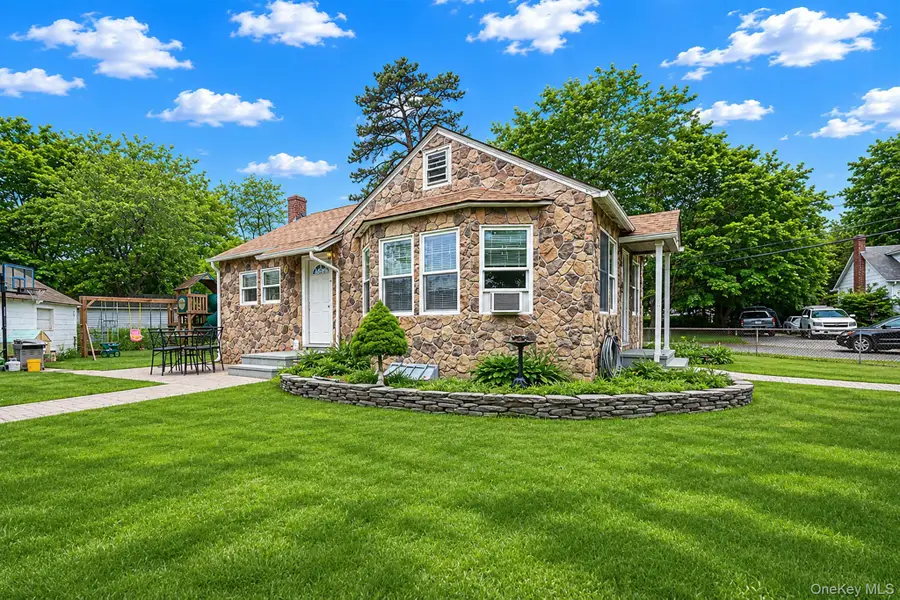 276 Dogwood Road W, Mastic Beach, NY 11951 - #2