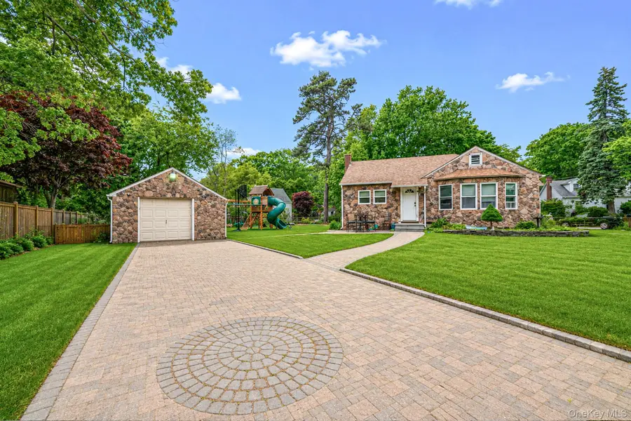 276 Dogwood Road W, Mastic Beach, NY 11951 - #3