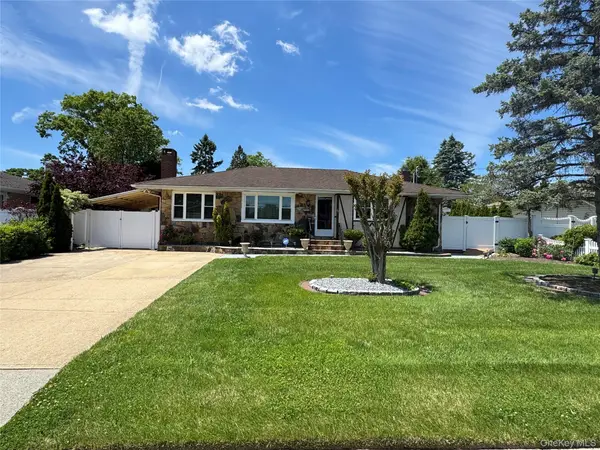 98 W 8th Street, Deer Park, NY 11729