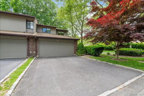 225 Hamlet Drive, Jericho, NY 11753