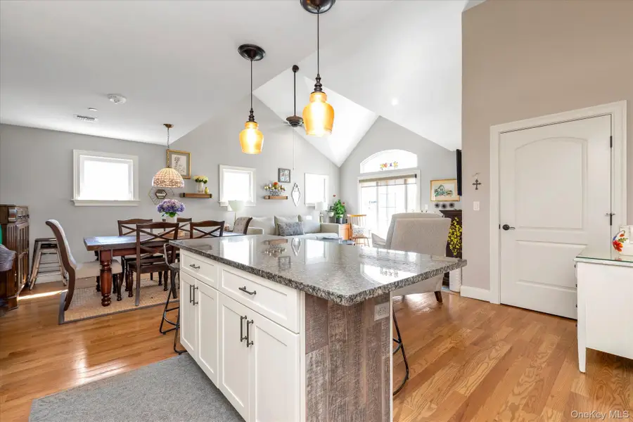 206 Anchor Court, Copiague, NY 11726 - #3