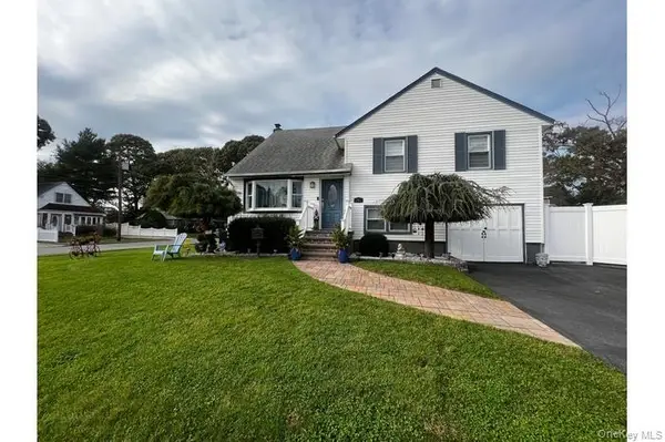 882 Roosevelt Street, West Hempstead, NY 11552