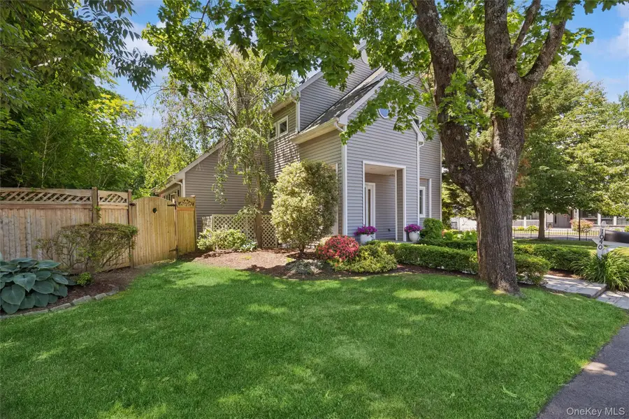 1040 Harrison Drive, Centerport, NY 11721 - #3