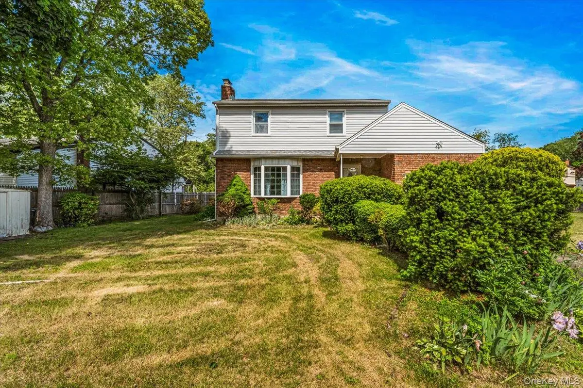 1060 Park Avenue, Huntington, NY 11743 - #1
