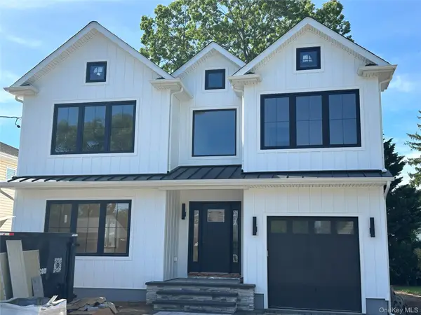 3986 William Street, Seaford, NY 11783