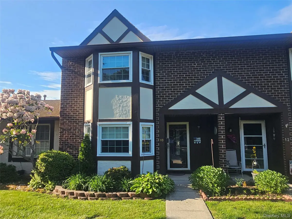 10 Sunhollow Court, Deer Park, NY 11729 - #1