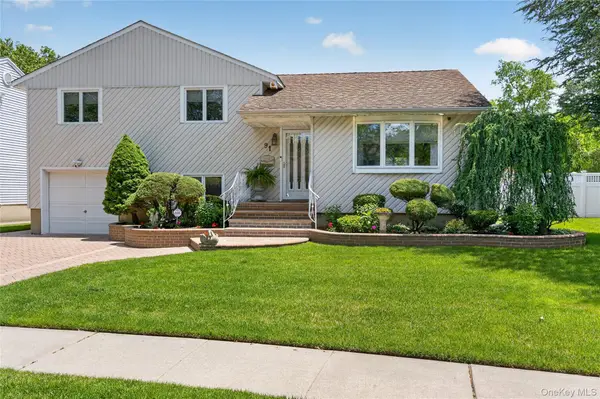 91 Myles Avenue, Levittown, NY 11756