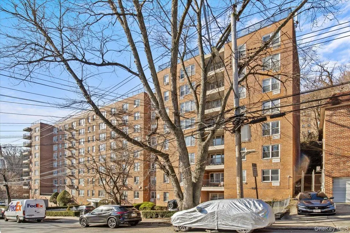 5425 Valles Avenue #4M, Bronx, NY 10471 - #1