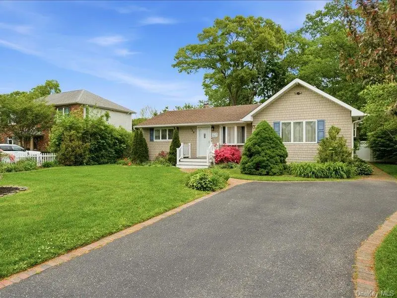 123 Meroke Lane, East Islip, NY 11730 - #2