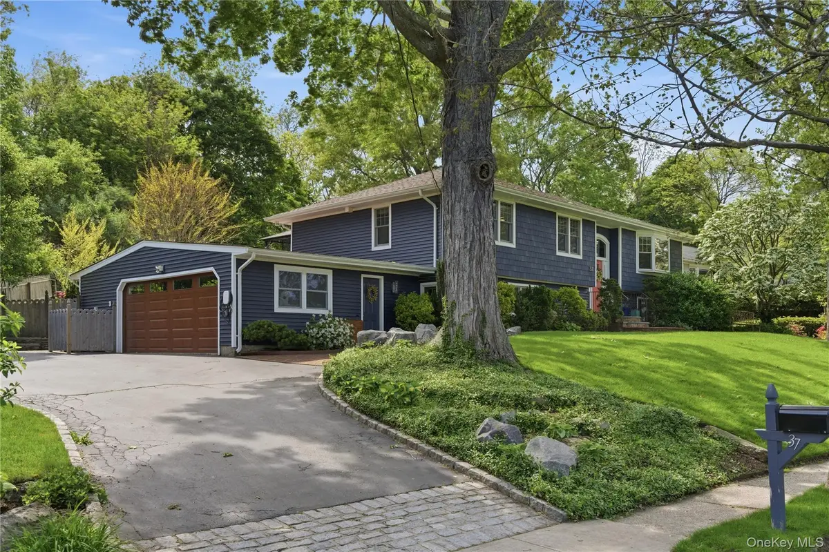 37 Mckay Road, Huntington Station, NY 11746 - #1
