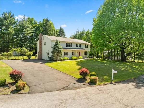5 Daisy Court, Airmont, NY 10901