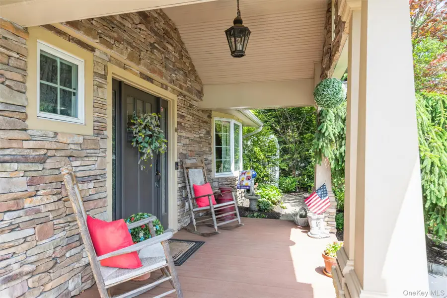 17 Leslie Lane, Smithtown, NY 11787 - #2