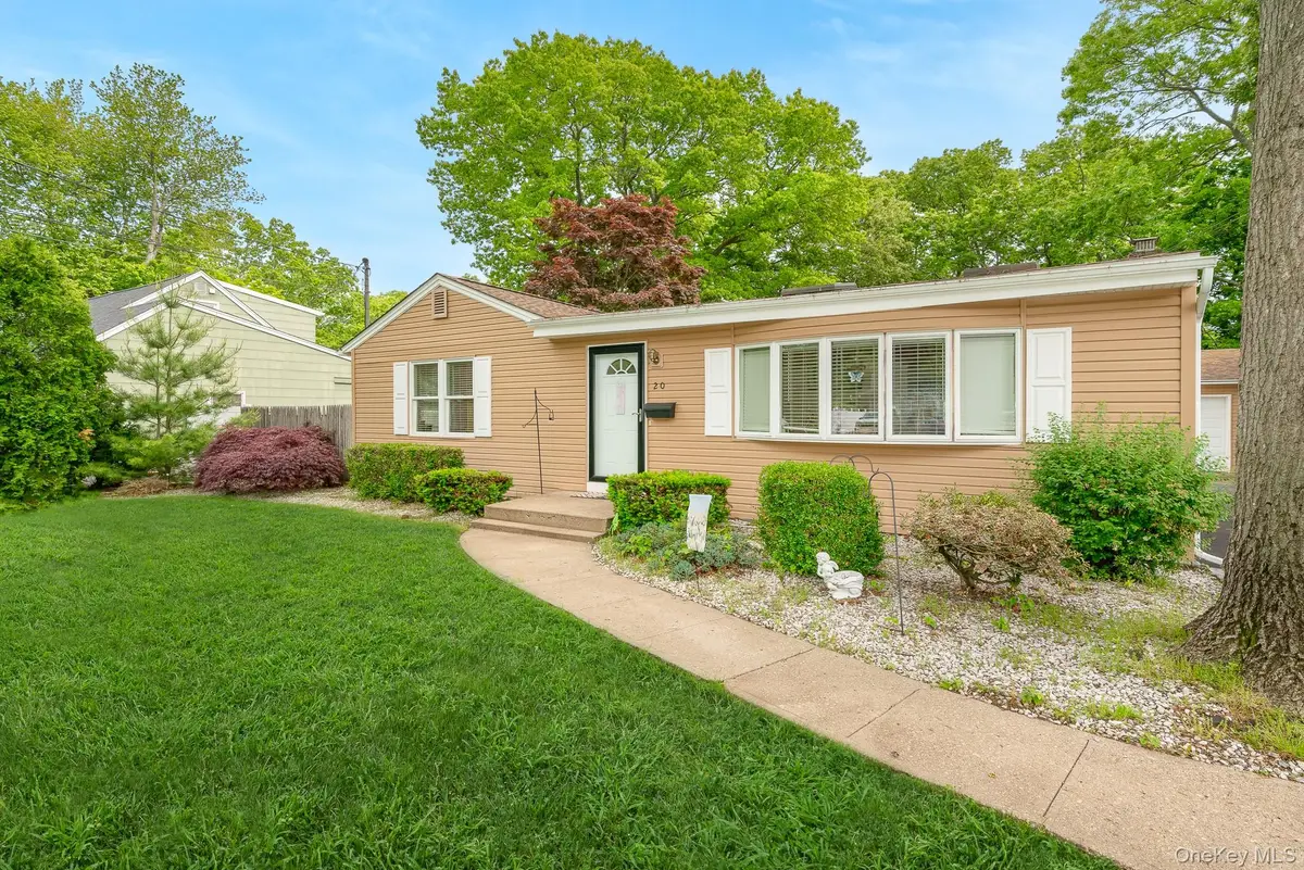 20 Amherst Street, Islip, NY 11751 - #1
