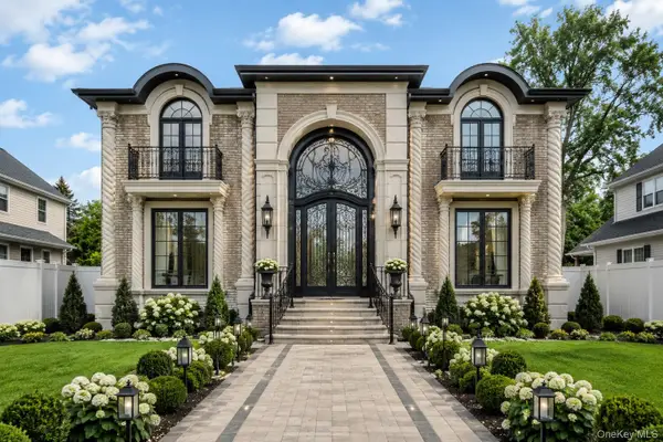 Address Withheld By Seller, East Meadow, NY 11554