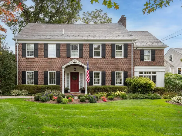 170 Manhasset Woods Road, Manhasset, NY 11030