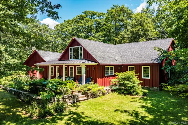 695 Wolf Hill Road, Hillsdale, NY 12529