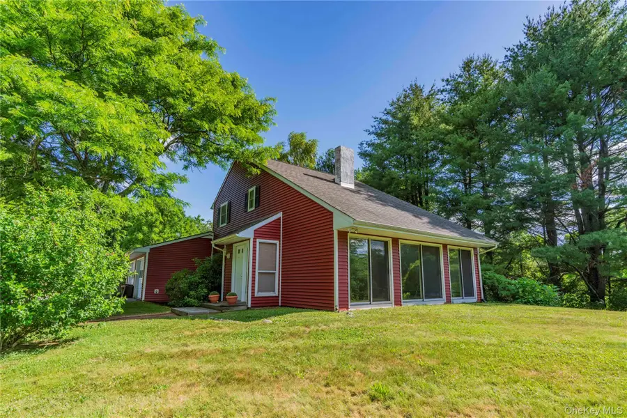 27 Goldfinch Drive, Salt Point, NY 12578 - #2