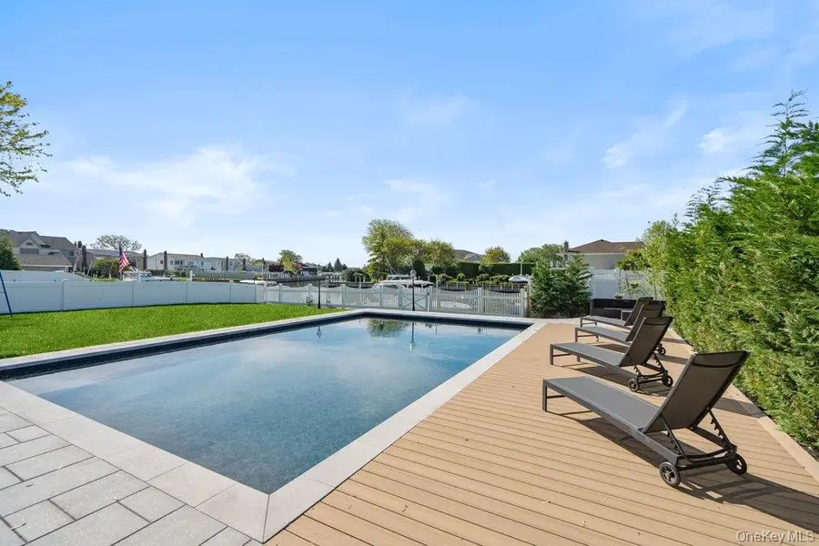 159 Driftwood Drive, West Islip, NY 11795 - #3