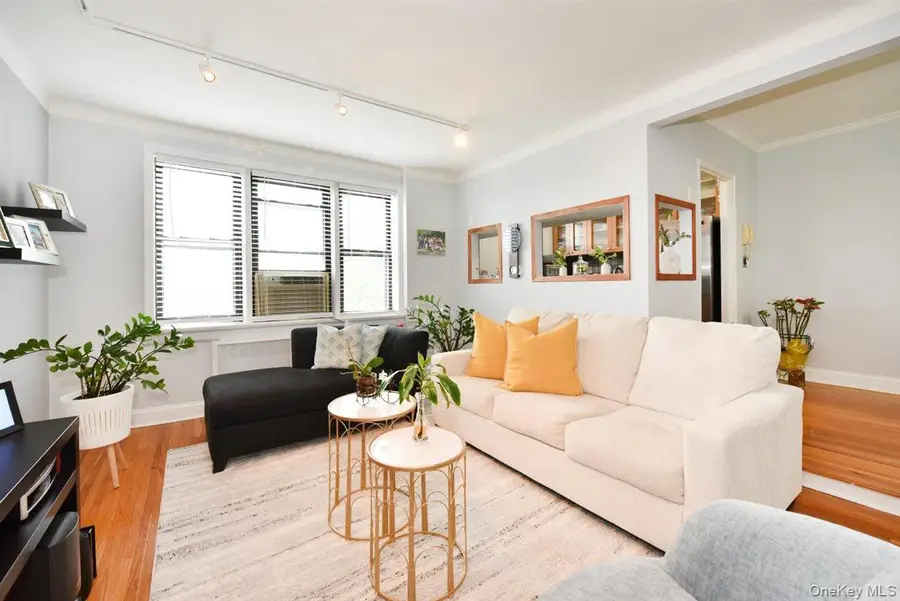143-50 Hoover Avenue #503, Briarwood, NY 11435 - #3