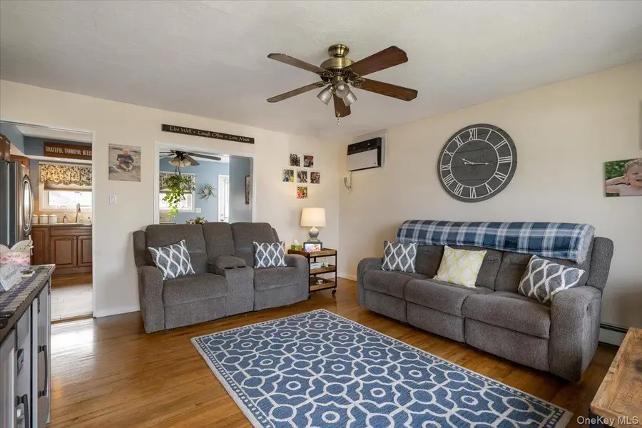 1221 3rd Street, West Babylon, NY 11704 - #2