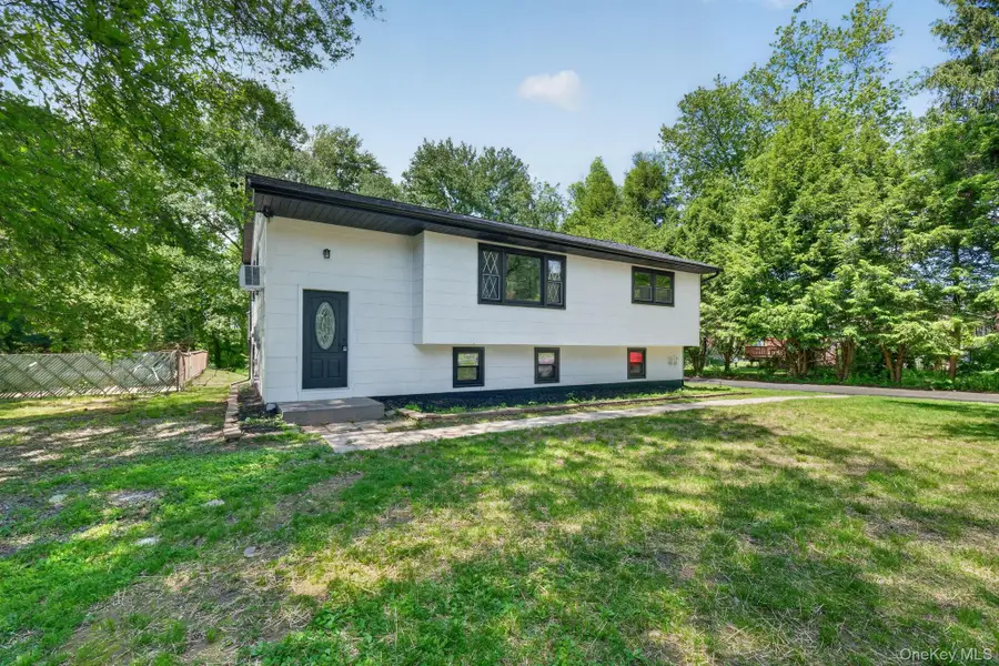 15 Whiteford Drive, Pleasant Valley, NY 12569 - #2