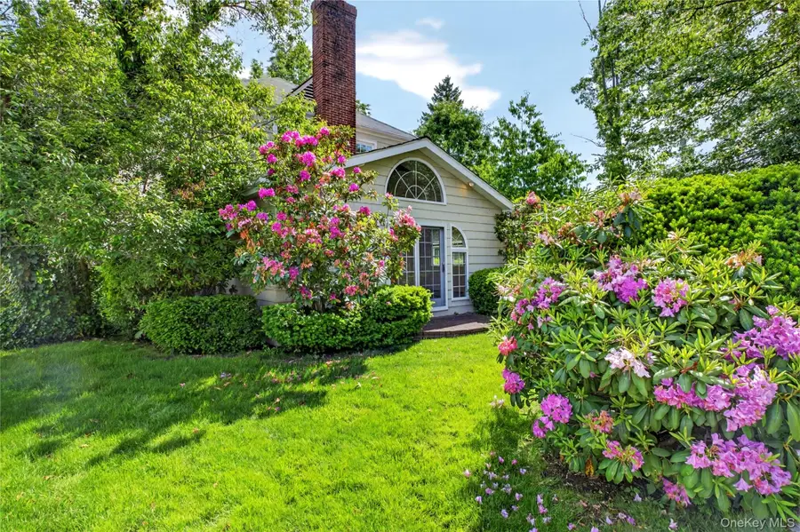 25 Carlton Street, Malverne, NY 11565 - #3