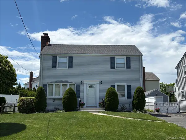 21 Hayes Drive, Eastchester, NY 10709
