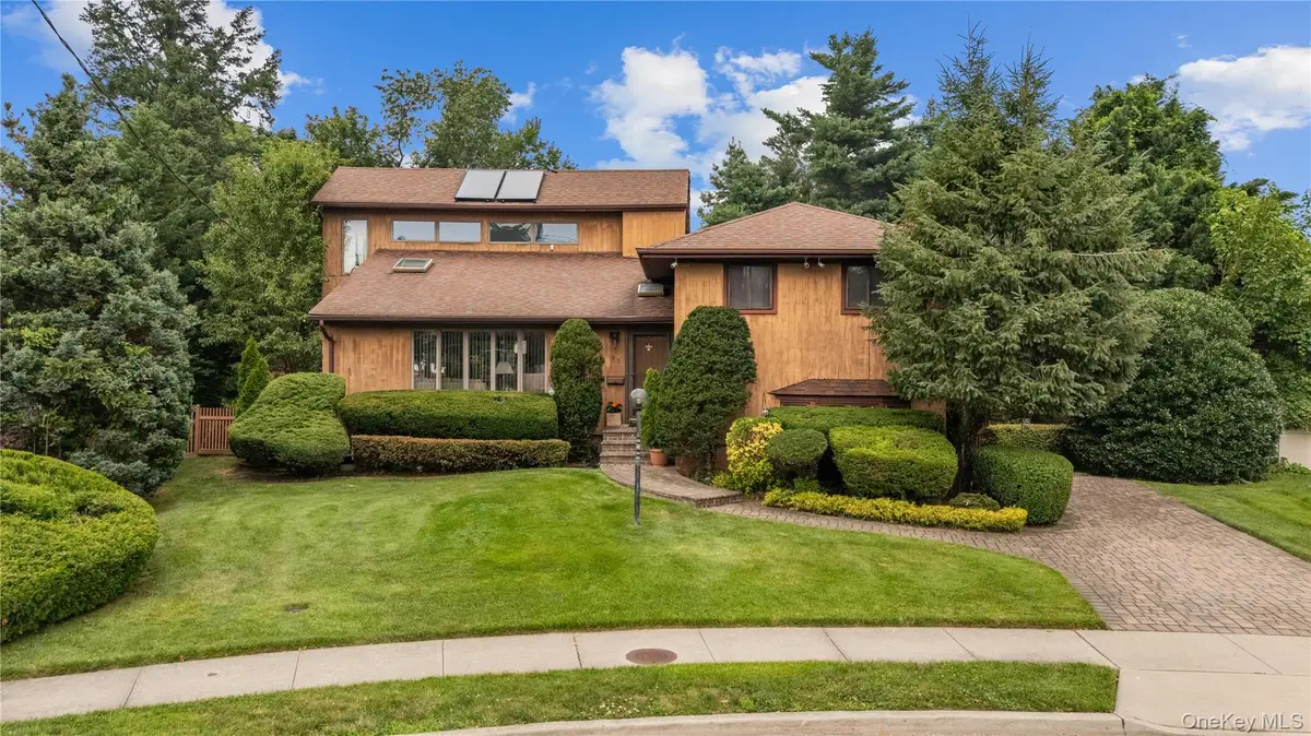 65 Elmtree Lane, Jericho, NY 11753 - #1