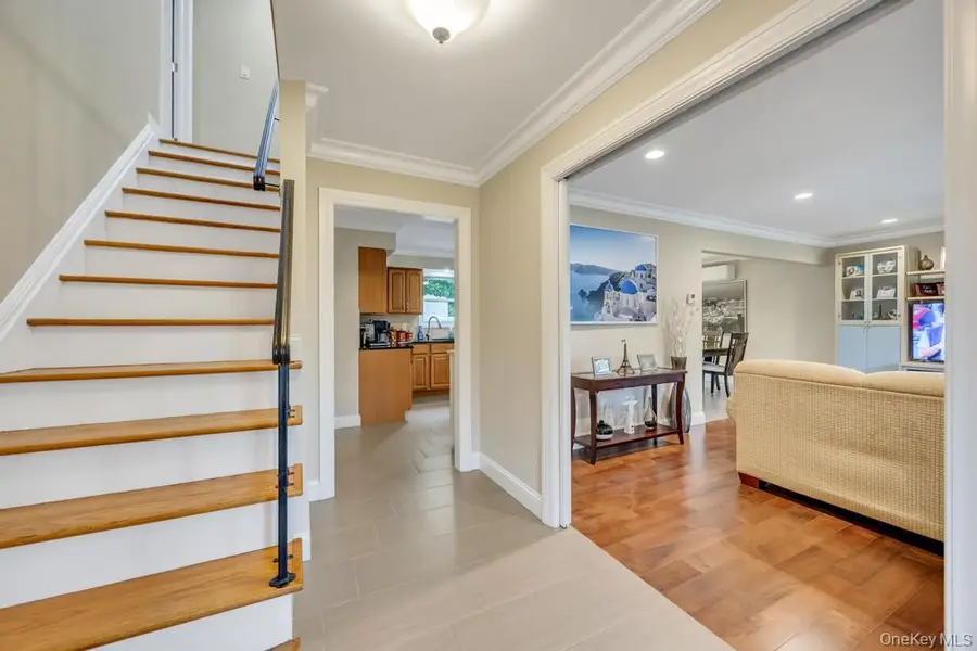 5 E Grove Street, Massapequa, NY 11758 - #3