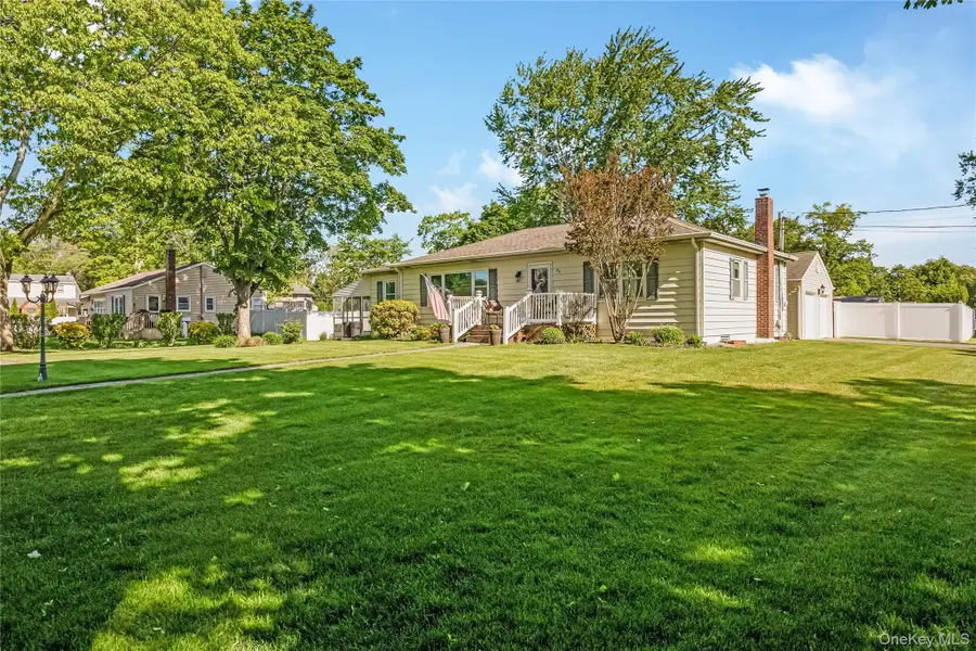85 Wayne Street, Hauppauge, NY 11788 - #3