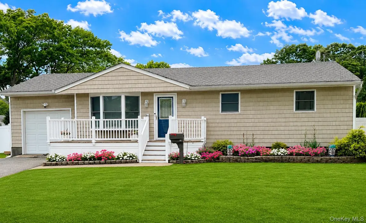 40 Alden Avenue, West Islip, NY 11795 - #1