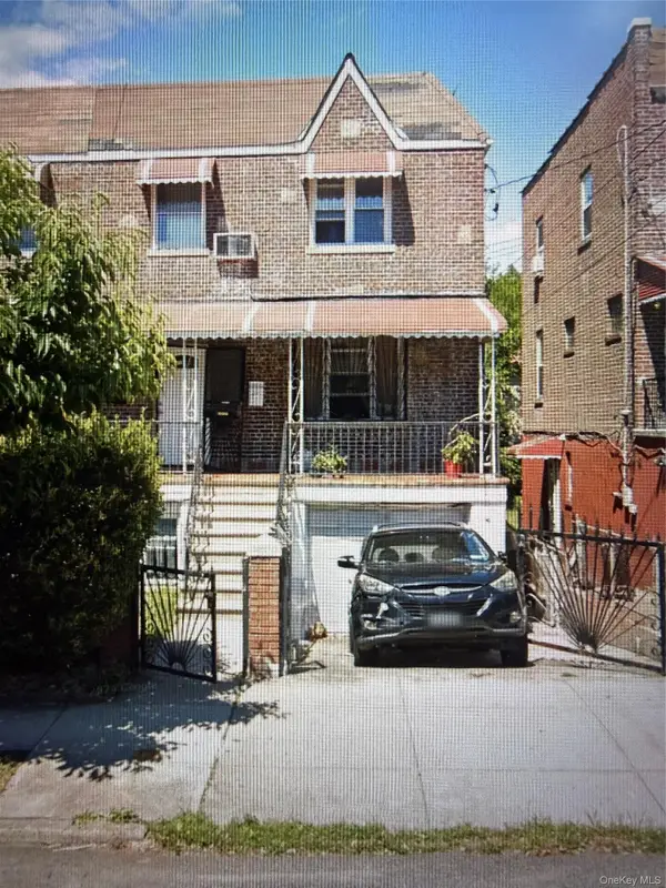 2749 Fish Avenue, Bronx, NY 10469