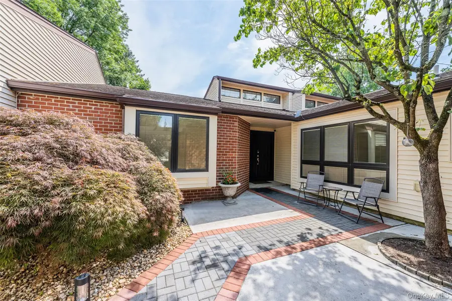 215 Hornbill Drive, Manhasset, NY 11030 - #2