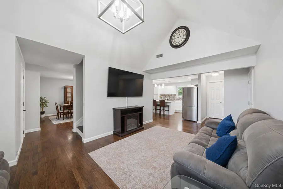 20 Essex Circle, Shirley, NY 11967 - #3