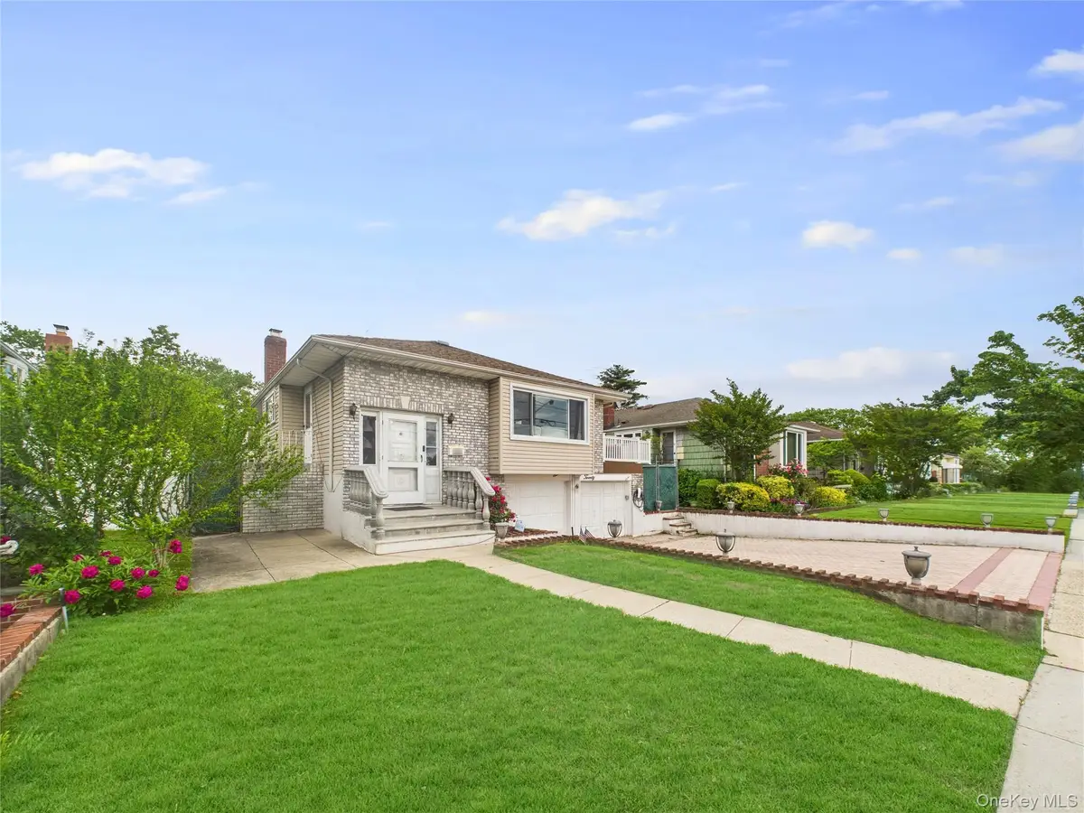 220 Nassau Boulevard, New Hyde Park, NY 11040 - #1