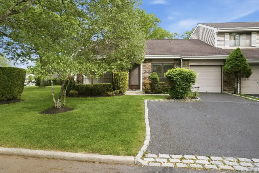 79 S Pond Lane, Smithtown, NY 11787 - #2