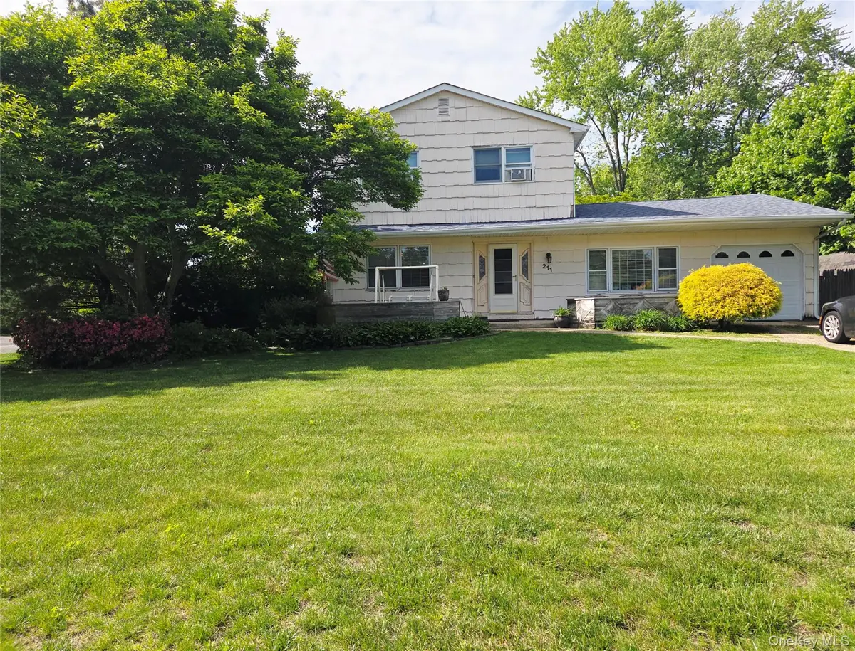 211 Babylon Street, Islip Terrace, NY 11752 - #1
