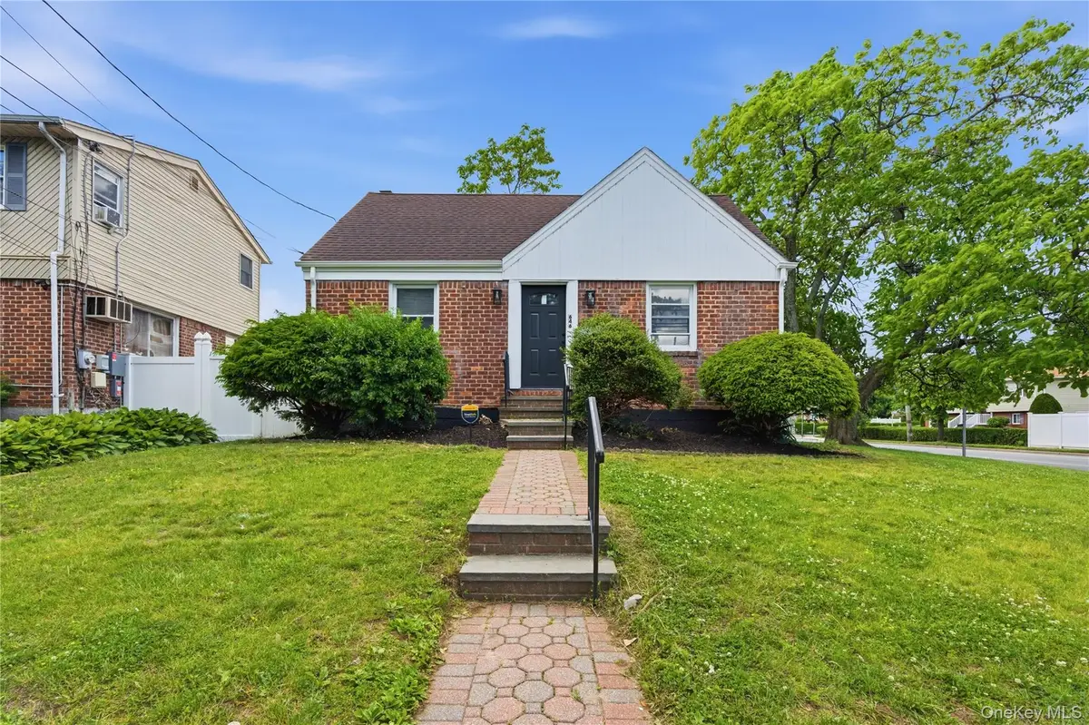 646 Macon Place, Uniondale, NY 11553 - #1