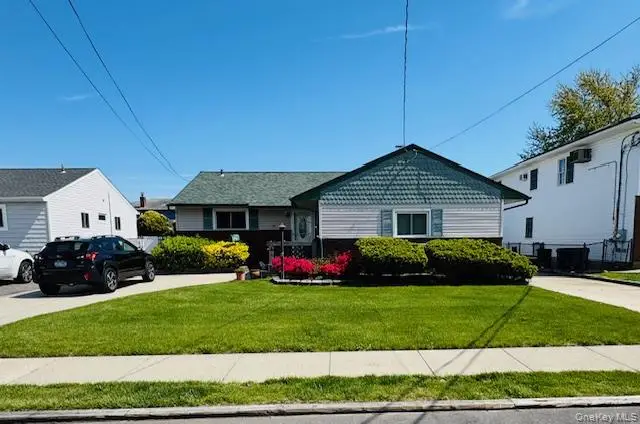 10 Schley Avenue, Lindenhurst, NY 11757 - #1