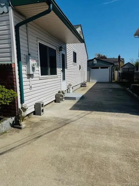 10 Schley Avenue, Lindenhurst, NY 11757 - #3