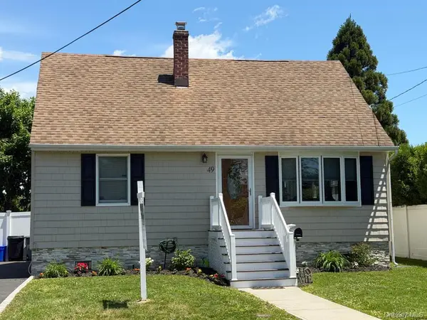 49 Mortimer Avenue, Babylon, NY 11702