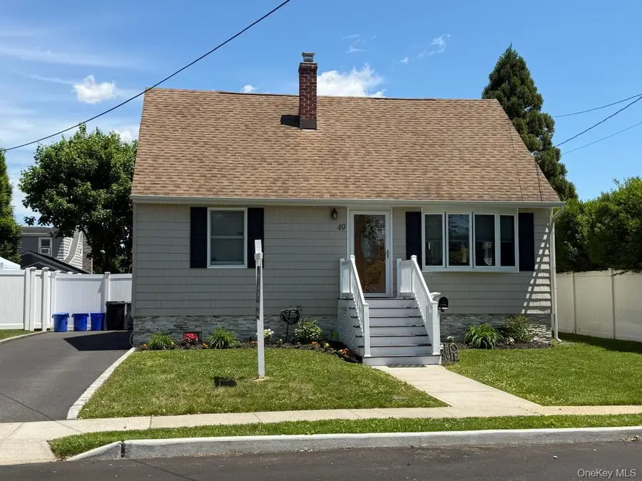 49 Mortimer Avenue, Babylon, NY 11702 - #2