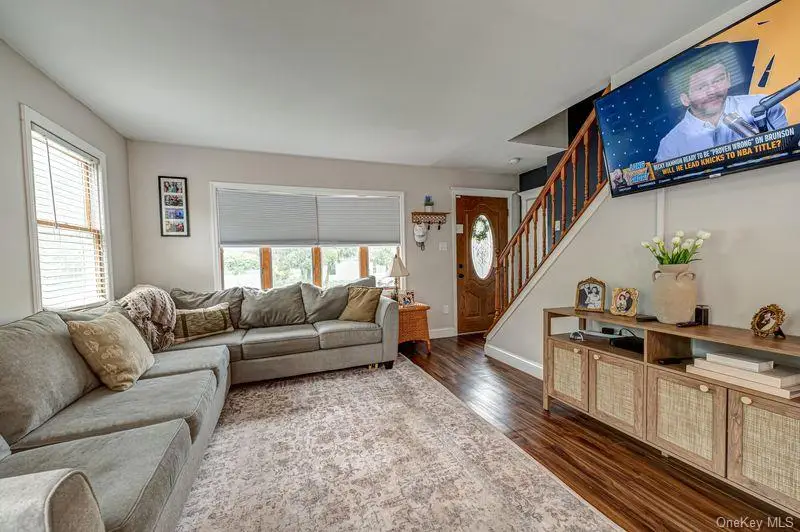 49 Mortimer Avenue, Babylon, NY 11702 - #3