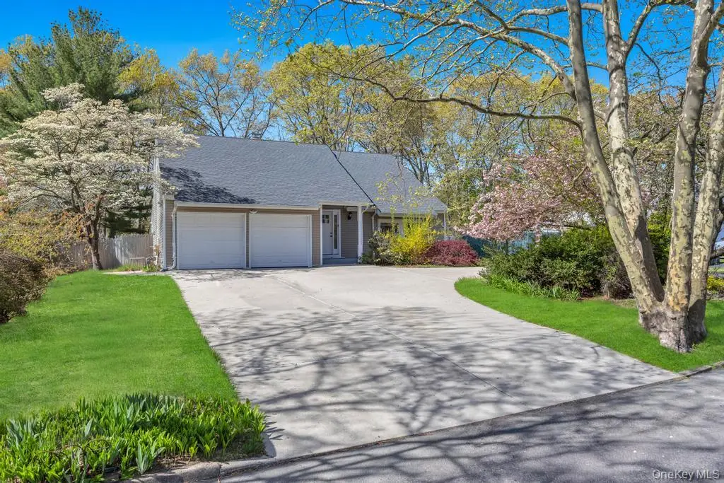 8 Grand Canyon Lane, Coram, NY 11727 - #1